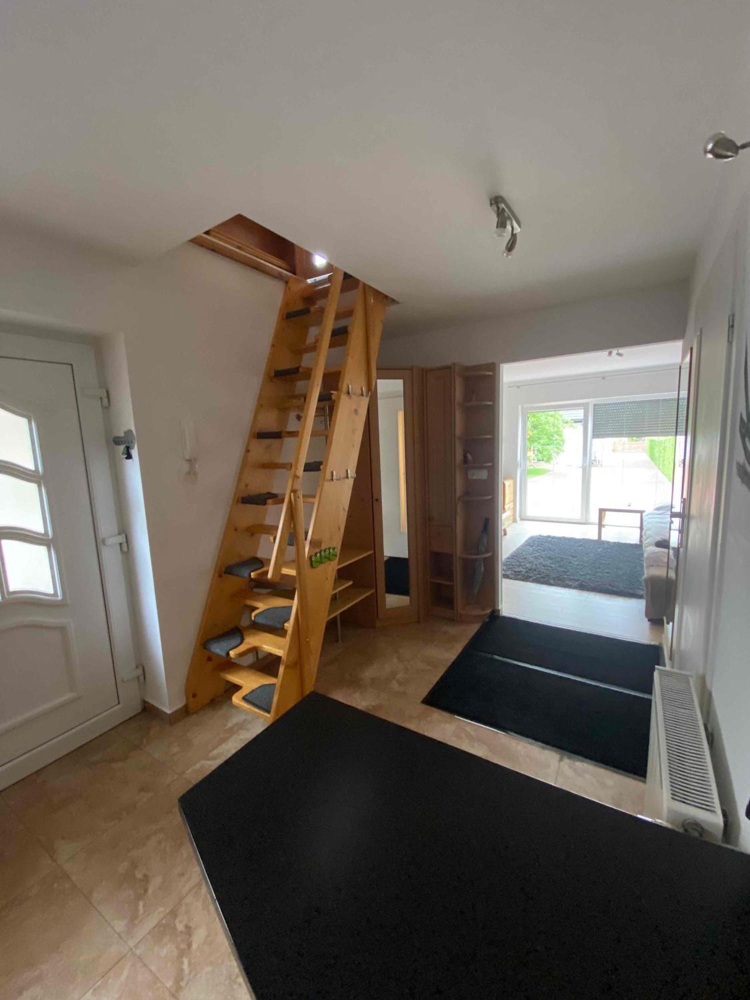 Apartamento Kleine Weisse Doppelhaushaelfte Częstochowa Exterior foto