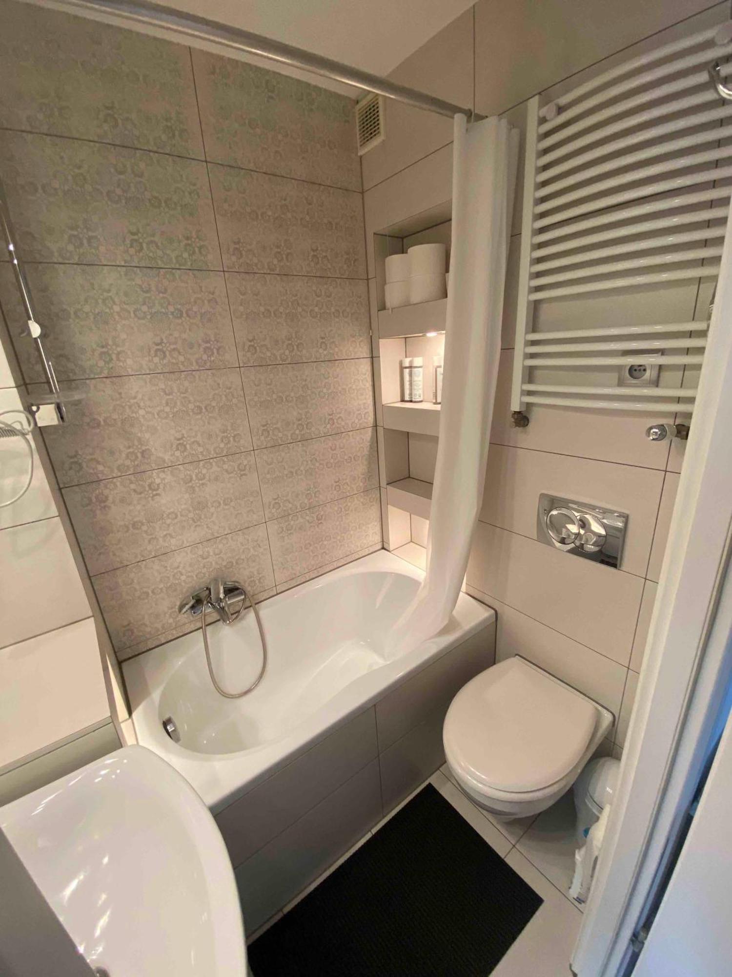 Apartamento Kleine Weisse Doppelhaushaelfte Częstochowa Exterior foto
