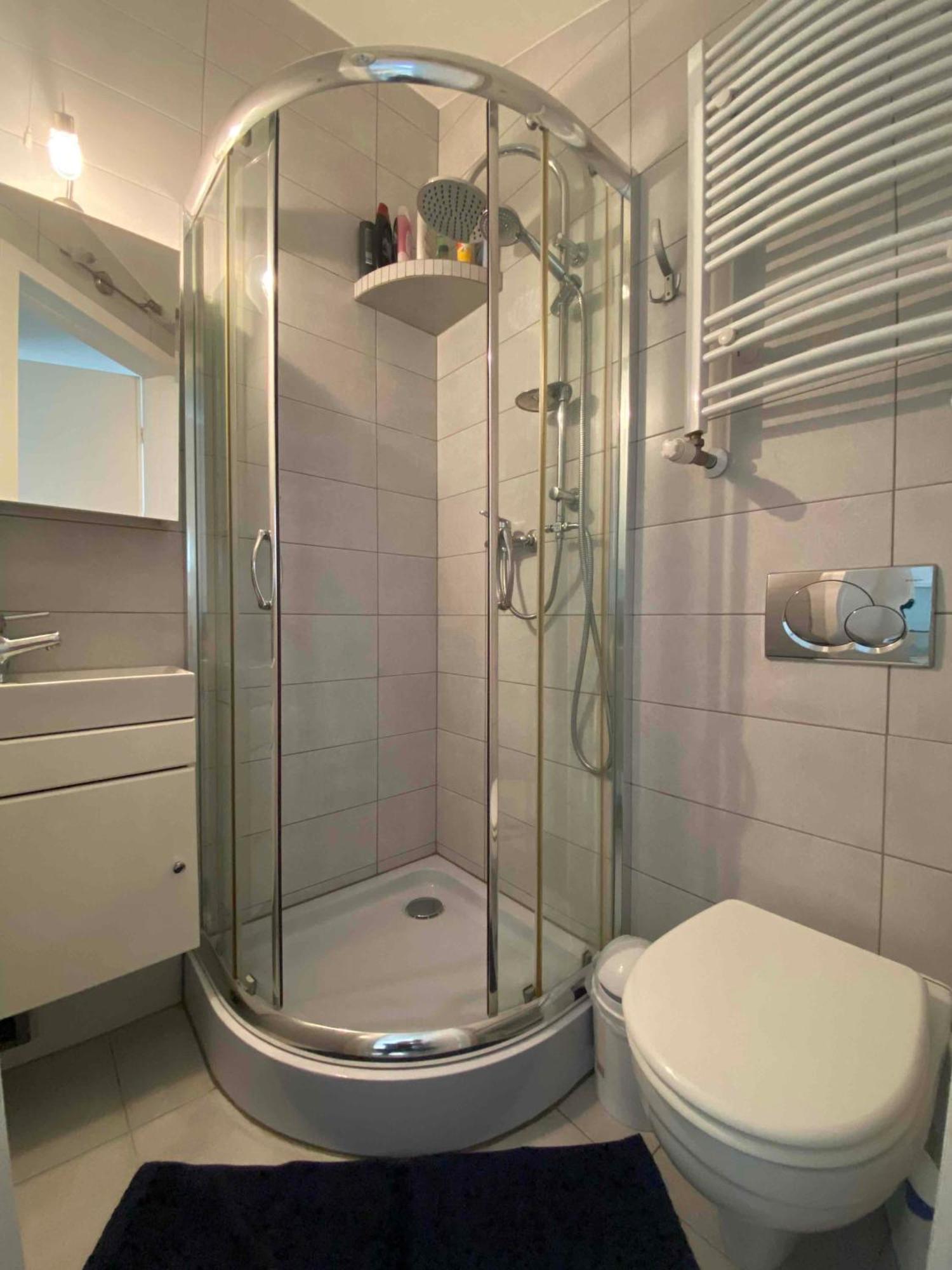 Apartamento Kleine Weisse Doppelhaushaelfte Częstochowa Exterior foto