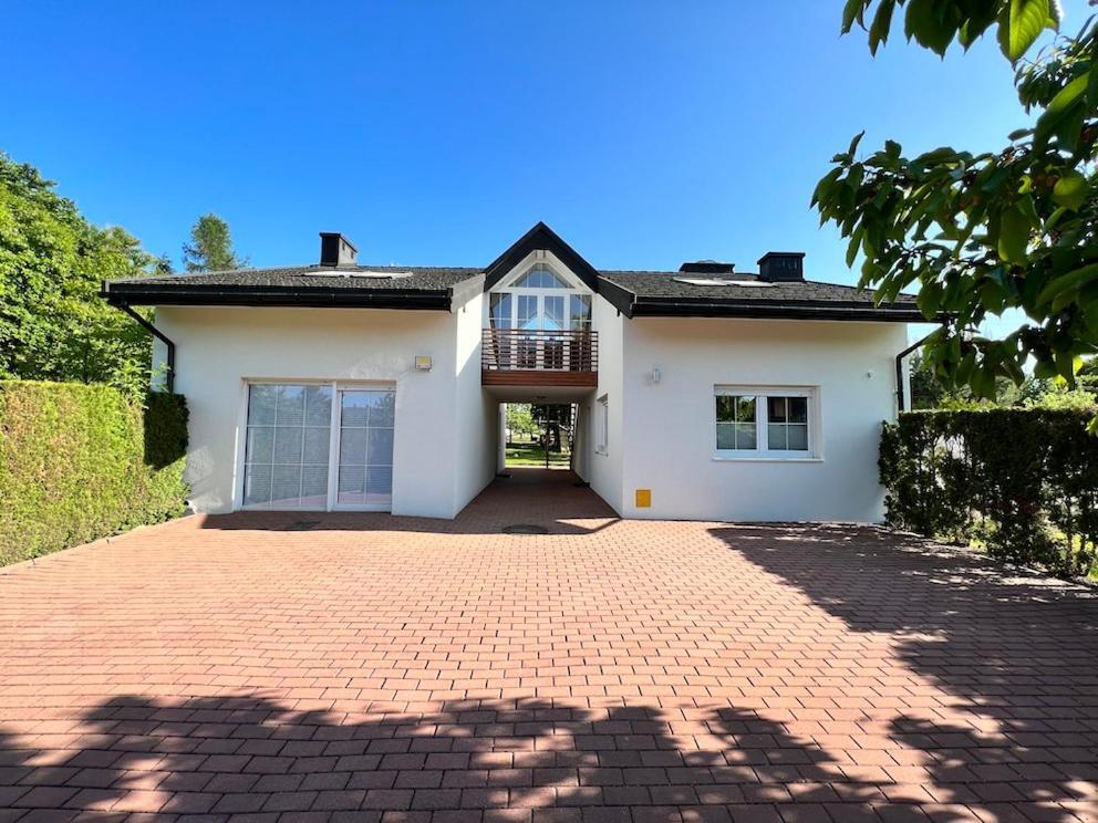 Apartamento Kleine Weisse Doppelhaushaelfte Częstochowa Exterior foto